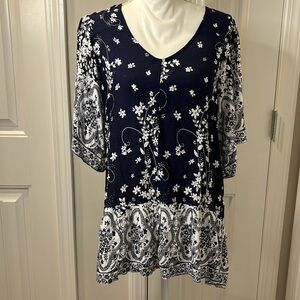 Suzanne Betro Tunic Size Large New With Tags!
